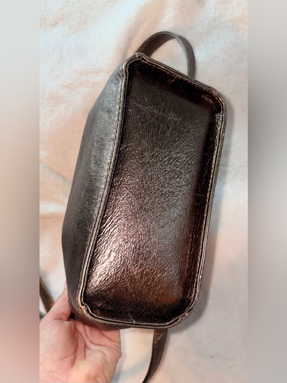 Elliott Lucca Metallic Bronze Rojo Flap Crossbody Bag - Picture 4 of 11